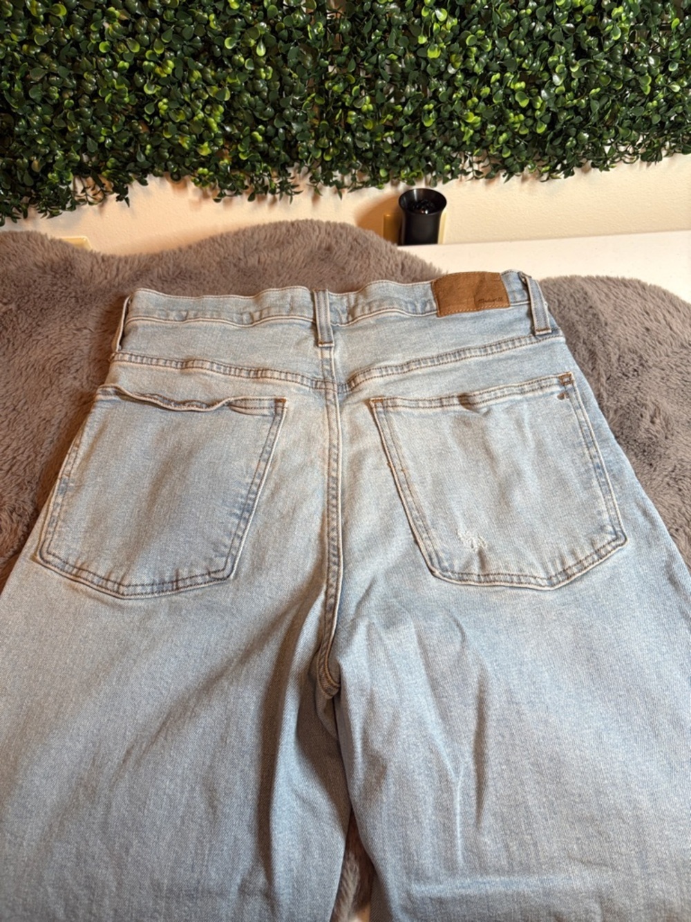 Madewell Distressed The Perfect Vintage Straight Jean Size 30 - Picture 3 of 5